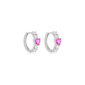 Brinco argola de coração cravejado de zircônia pink e cristal banho em ródio branco