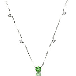 Colar com pingente cravejado de zircônia esmeralda e cristal banho em ródio branco