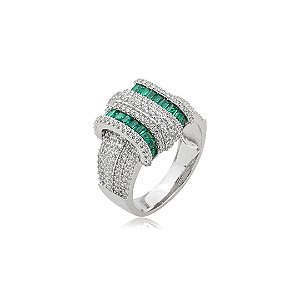 Anel cravejado de zircônia cristal e esmeralda banho em ródio branco