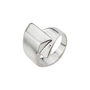 Anel liso acetinado banho em ródio branco