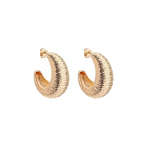 Brinco de argola liso escovado banho em ouro 18k