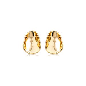 Brinco orgânico dourado liso banho em ouro 18k