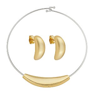 Conjunto de brinco e colar liso acetinado com banho duplo