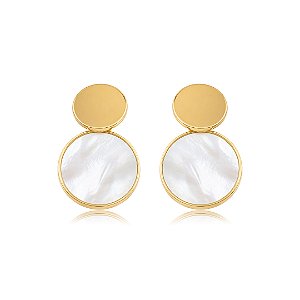 Brinco dourado com madre pérola banho em ouro 18k