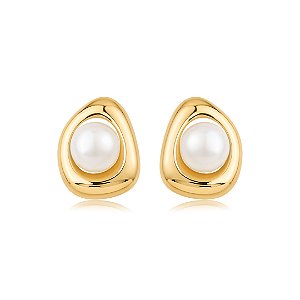 Brinco de base dourado com pérola shell banho em ouro 18k