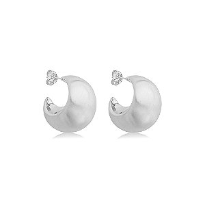 Brinco de argola liso acetinado banho em ródio branco