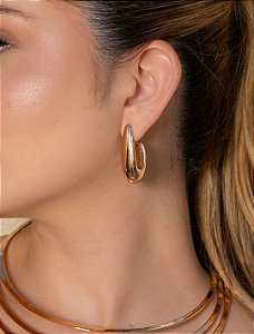 Brinco de argola dourado liso banho em ouro 18k
