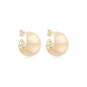 Brinco de argola liso acetinado banho em ouro 18k