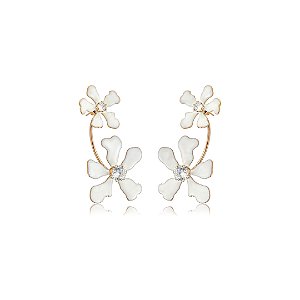 Brinco de flor dourado esmaltado banho em ouro 18k