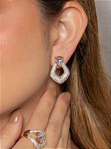 Conjunto de brinco e anel dourado cravejado de zircônia cristal banho em ouro 18k