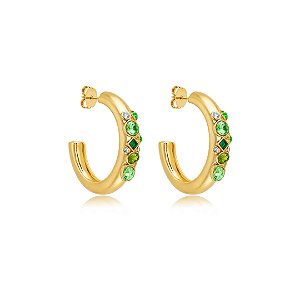 Brinco de argola acetinado cravejado de zircônia esmeralda banho em ouro 18k