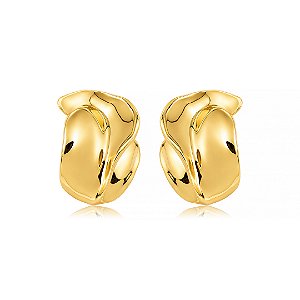 Brinco dourado liso orgânico banho em ouro 18k