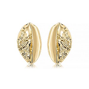 Brinco dourado liso orgânico banho em ouro 18k