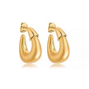 Brinco de argola acetinado liso banho em ouro 18k