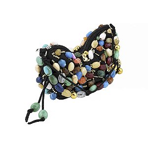 Bolsa preta com pedras naturais