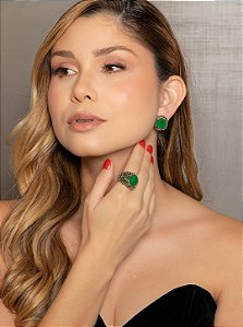 Conjunto de brinco e anel luxo cravejado de zircônia e pedra fusion esmeralda banho em ouro 18k
