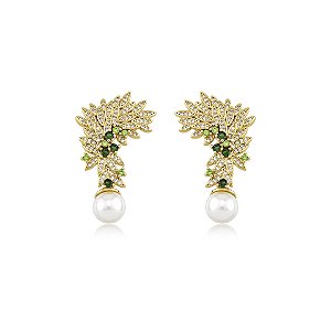 Brinco cravejado de zircônia esmeralda com pérola shell banho em ouro 18k