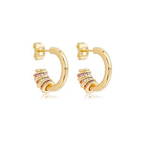 Brinco de argola liso com pingentes cravejados de zircônia colorida banho em ouro 18k