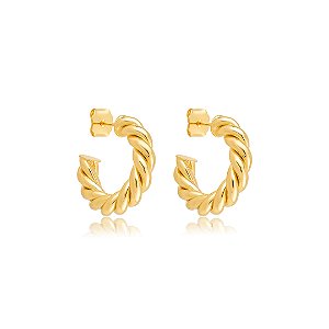 Brinco de argola torcida lisa banho em ouro 18k