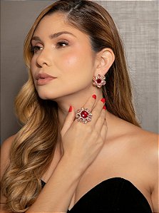 Conjunto de brinco e anel flor cravejado de zircônia cristal e pedra fusion rubi banho em ouro 18k