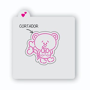 Ursinho com balões de coração