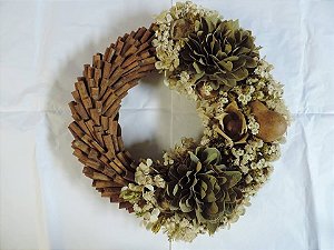 Guirlanda de Canela enfeitada com flores de cardo natural P
