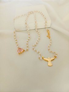 Colar escapulário de pérolas com Espírito Santo e coração de zircônia (semijoia banhada a ouro 18k)