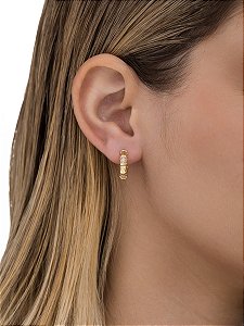 Brinco Argola Lisa e Cravejada G Banho de Ouro 18K