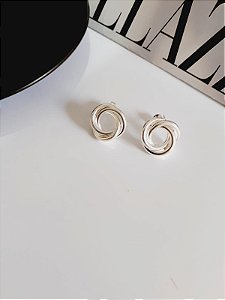 Brinco Argola Vazada Entrelaçada Prata P