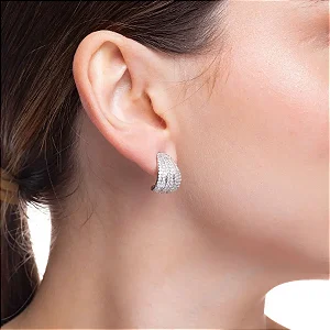 Brinco Meia Argola Fileiras Cravejadas Banho de Ródio