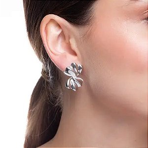 Brinco Laço Orgânico Cravejado Banho de Ródio