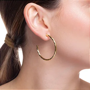 Brinco Argola Tubo Torcido 4,2MM Banho de Ouro 18K