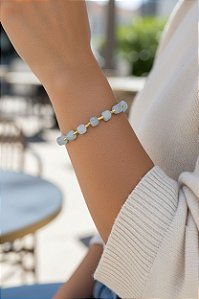 Pulseira Pedra Natural Azul Jade Banho de Ouro 18K