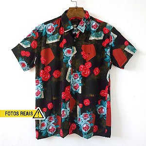 Camisa Comfort com Estampa Floral - Preto e Vermelho