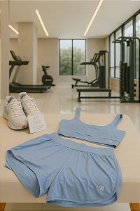 Conjunto de short e top azul bebê