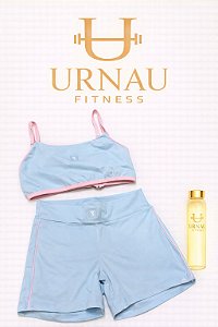 Conjunto Top azul bebê e detalhes rosa claro - Short Amarelo- Tamanho: 36/42