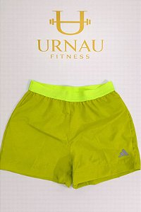 Short adidas- verde limão - tamanho: M