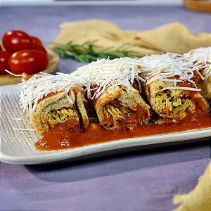 Panqueca de frango ao molho, e muçarela de castanha de cajú