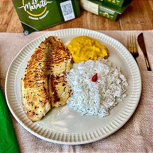 Filé de tilápia, arroz e purê de abóbora japonesa