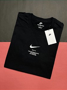 Camiseta Nike Sportswear Swoosh By Nike