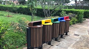 Conjunto Coleta Seletiva Com 05 Lixeiras Em Madeira Plástica 94 Litros Cada