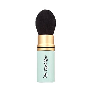 Too Faced Mr. Right Now Travel-Size Retractable Powder Brush | Mini Pincel Retrátil
