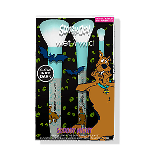 Kit Pincéis Wet N Wild SCOOBY NIGHT 3-PIECE GLOW-IN-THE-DARK MAKEUP BRUSH SET | Scooby-Doo