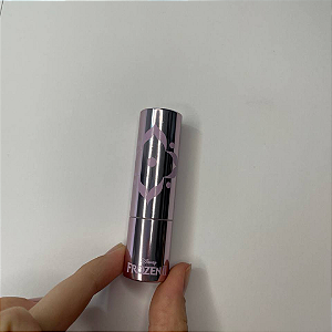 Batom Anna Frozen Colourpop (Sem caixa, detalhes na bala)