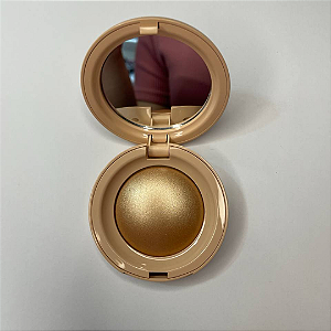 Iluminador Rare Beauty Positive Light Silky Touch Highlighter | Cor: Flaunt (sem caixa, embalagem arranhada)