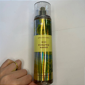 Fragrância Bath And Body Works Rio Pineapple Mango 236ml (embalagem levemente arranhada, com rotulo saindo)
