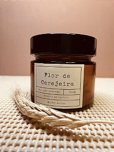 FLOR DE CEREJEIRA. Vela Aromática Artesanal da Linha CLASSIC COLLECTION