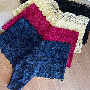 Calcinha alta em renda e microfibra