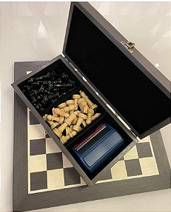 Tabuleiro de Xadrez Dobrável Estojo Luxo: Escolha com ou sem peças - A  lojinha de xadrez que virou mania nacional!