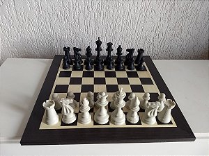 Conjunto de xadrez - Peças de xadrez de madeira maciça com compartimento de  base de flocagem dentro do tabuleiro para guardar cada peça (Tamanho G:  Grande) - Grande Baifantastic
